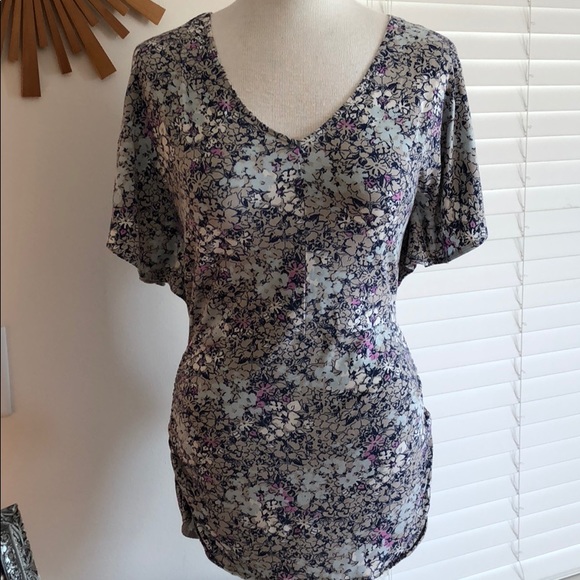 CAbi Tops - ❗️Cabi Floral Dolman Stretchy Blouse